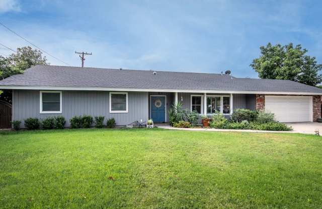 Beautiful Single Story 3 Bedroom with Solar Panels photos photos
