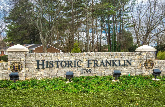Charming 4BE/3BA Home in Historic Downtown Franklin! photos photos