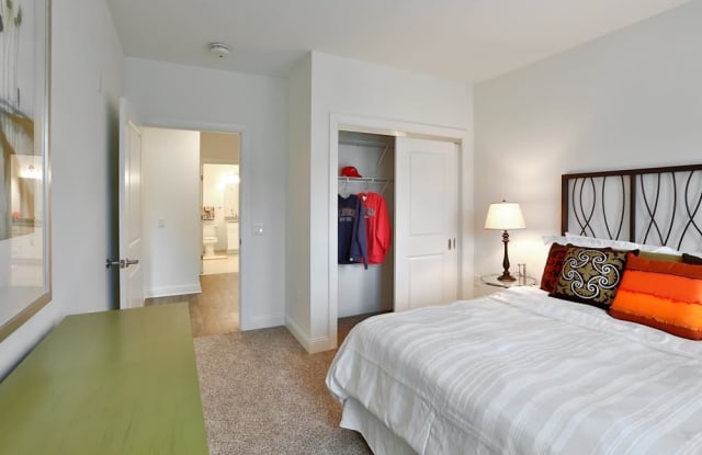 The Shipyard at Port Jefferson Harbor Apartments Gallery 4