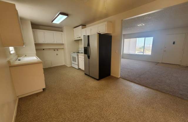 Beautiful Home In Hansen Track Neighborhood photos photos