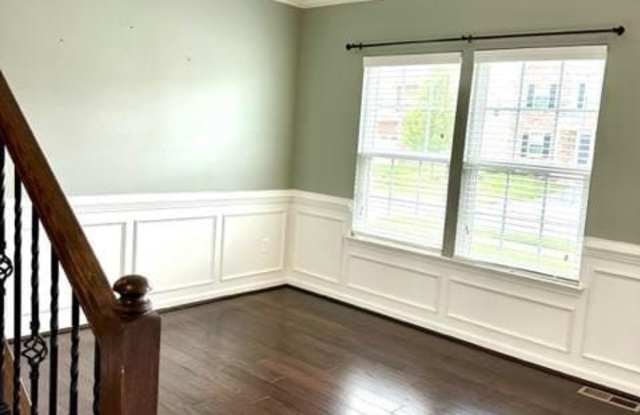 210 PARKER DRIVE Gallery 3