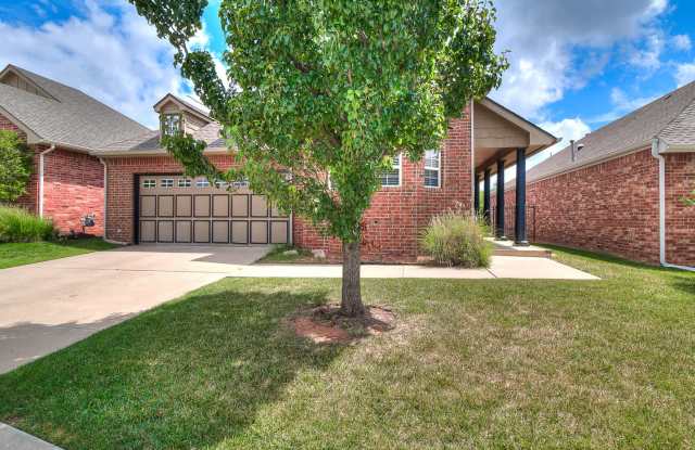 2044 Sq. Ft. Home- Gated Community with a Pool/Club House-Edmond Schools- Lawn Care Included Gallery 3