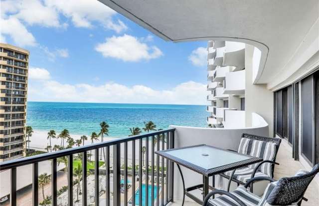 4005 Gulf Shore Blvd N unit: 800 photos photos