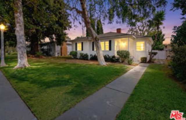 7822 Denrock Avenue Gallery 1