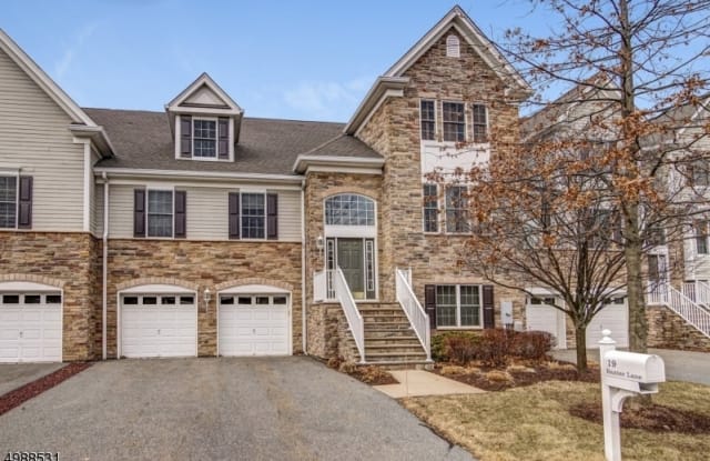 19 BAXTER LN - 19 Baxter Ln, Essex County, NJ 07052