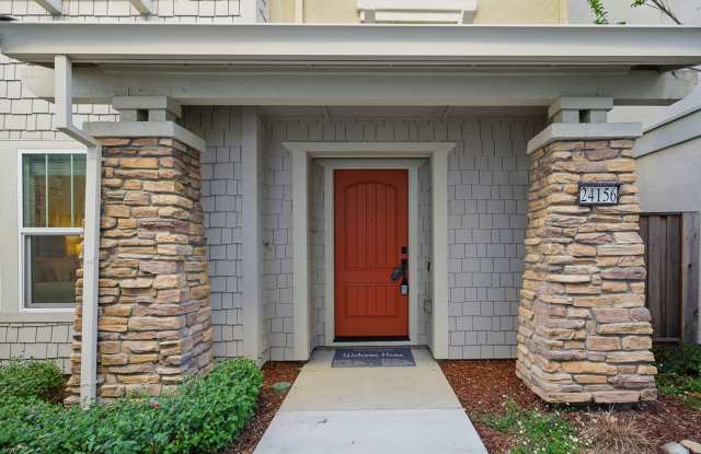 Modern, Bay View, 2 year old, 3 Bedroom, 3.5 bath detached home with solar system photos photos