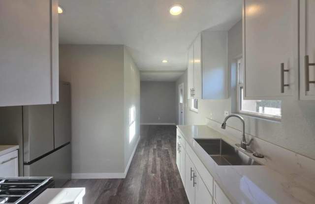 2661 Commercial Street photos photos