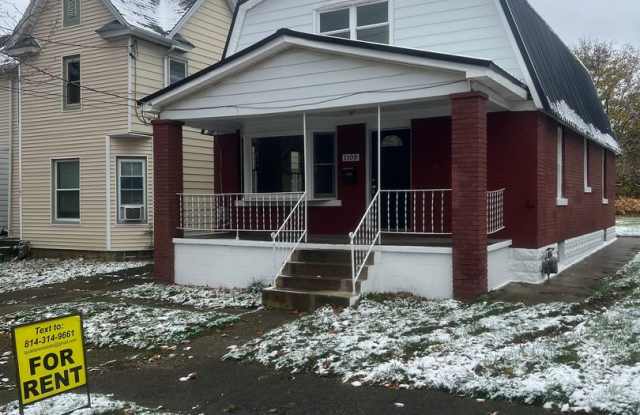 Large 3 Bed 2 Bath House - 1109 Pennsylvania Avenue, Erie, PA 16503