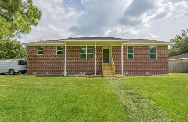 5915 Ludington Drive - 5915 Ludington Drive, Houston, TX 77035