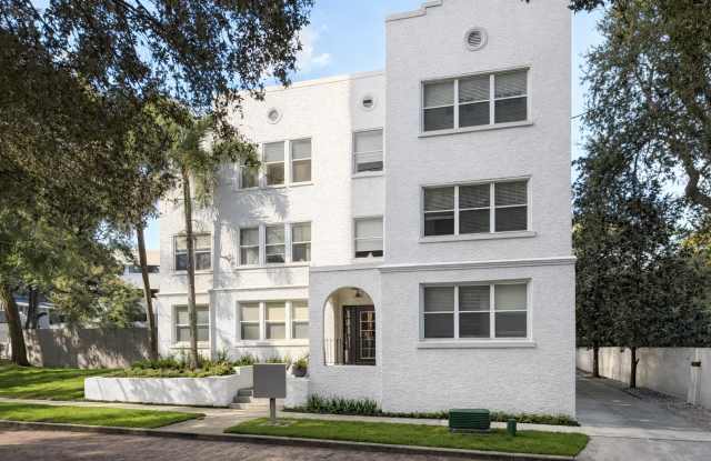Renovated 2 Bedroom 1 Free Parking Space Located Steps from Lake Eola, Downtown Orlando photos photos