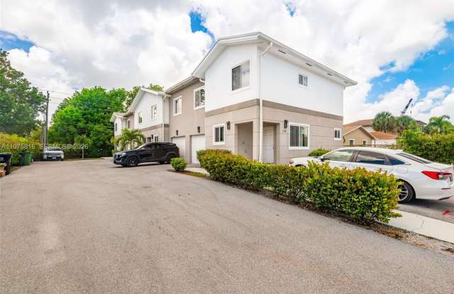 813 NW 3rd Ave photos photos