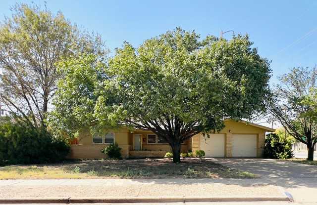 Comfortable 3/2 Home with Large Backyard & 2-Car Garage photos photos Comfortable 3/2 Home with Large Backyard & 2-Car Garage photos photos