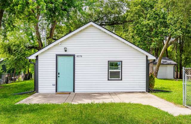 Newly Updated!! 3 Bedroom, 1 Bathroom Home in Des Moines! photos photos