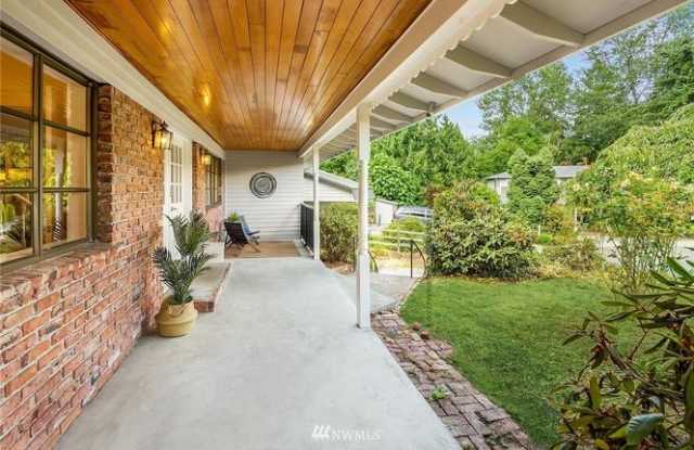 12325 24th Avenue Northeast Gallery 4