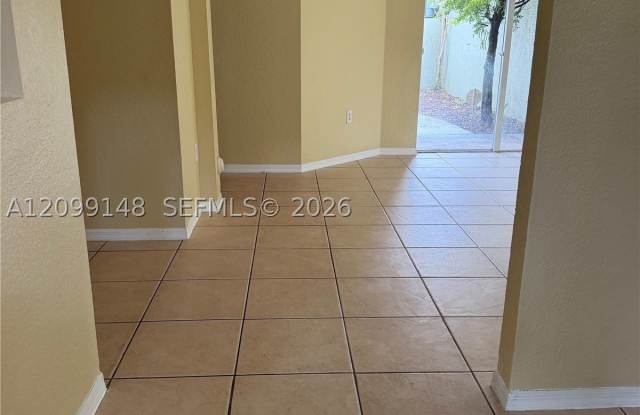 1929 SE 23rd Ter Gallery 1