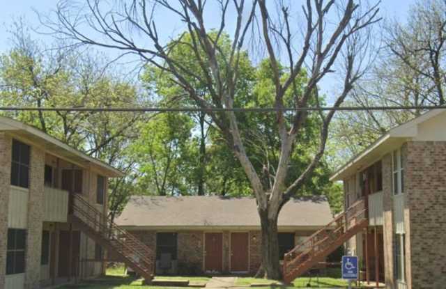 812 East Palestine St. Gallery 2