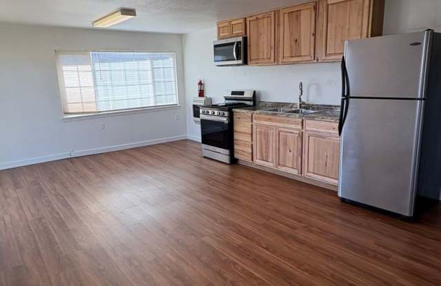 Charming 1 Bedroom, 1 Bathroom Home with Updated Interior! Gallery 4