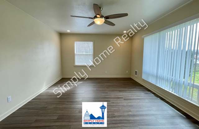 6841 S Wapato St Unit A Gallery 3