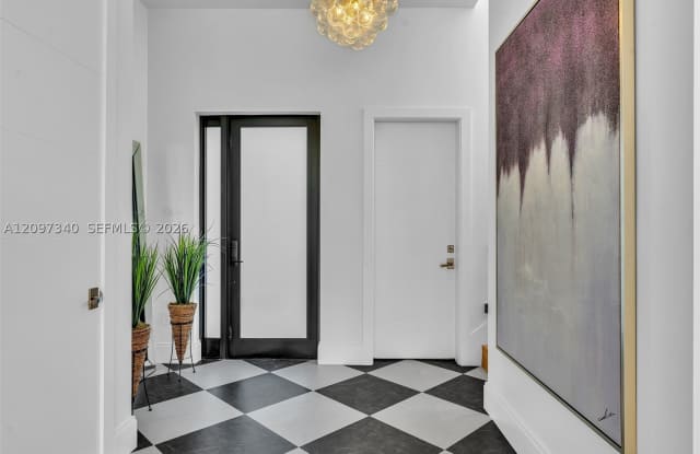 13045 Coronado Ter Gallery 4