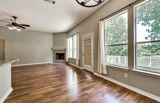 1109 Oakcrest Drive Gallery 2