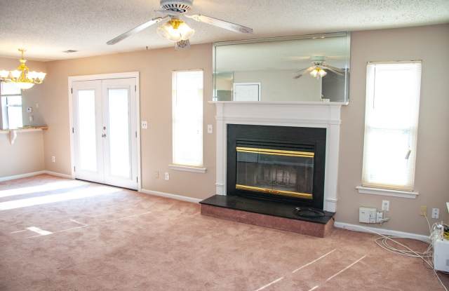 Introducing 806 Zircon Ct "ASK ABOUT OUR ZERO DEPOSIT" Gallery 3