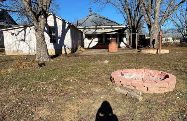 FOR LEASE!! Gallery 3