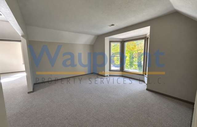 116 East Washington Street - 1/2 Gallery 3