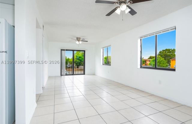 1490 W 42nd Pl Gallery 3