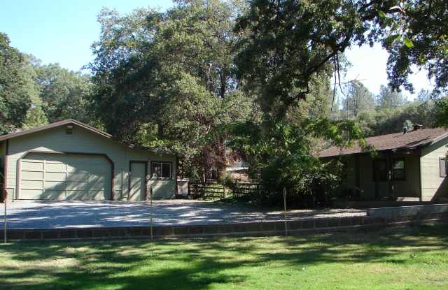 Completely Renovated in 2012; adorable energy-efficient Country home w/ Guest House on 1 mostly level Acre. photos photos