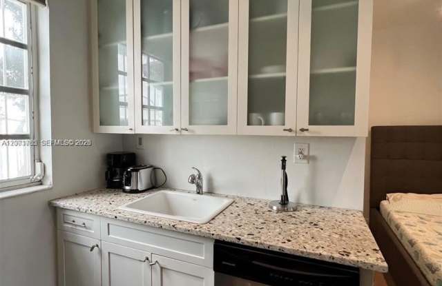 439 15th St photos photos