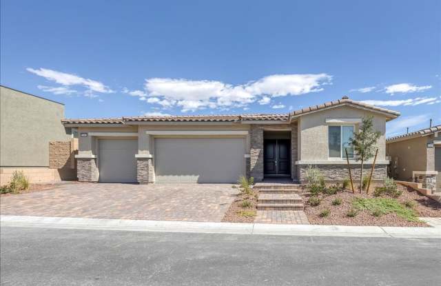 Flexible Living Meets Modern Luxury in Gated Avery Pointe! Gallery 3
