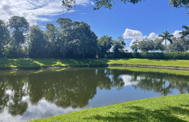 17046 Royal Cove Way Gallery 3