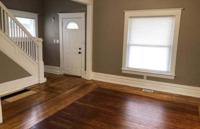 802 W. Lapeer St. Lansing, MI 48915 - 802 West Lapeer Street, Lansing, MI 48915