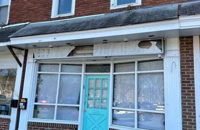 1192 YORKSHIP SQUARE Gallery 3