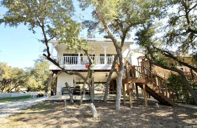 912 NW Pebble Beach Rd photos photos