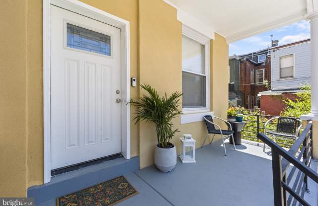 1310 NARRAGANSETT Street Gallery 1