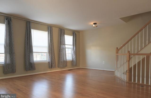 22931 WHITEHALL TERRACE Gallery 4