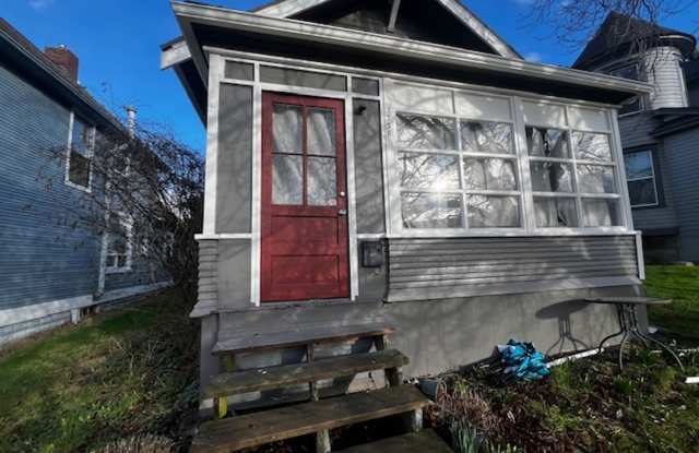 3 bedroom 1 bath house - York Neighborhood - 1338 Ellis Street, Bellingham, WA 98225