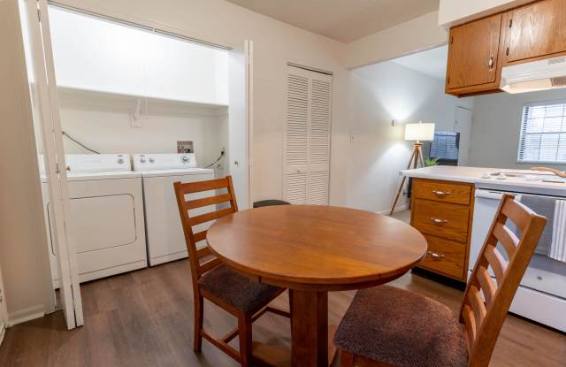 Court at Sandstone photos photos