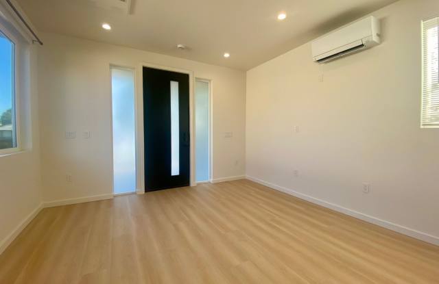 Brand New 2 Bedroom / 2 Bathroom ADU - Modern Living! Gallery 4