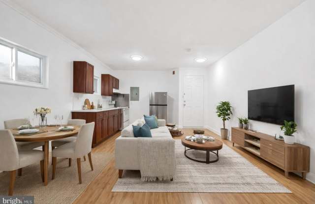 2040 FRANKFORD Avenue unit: 2Nd Fl Rear photos photos