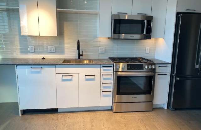 70 N Street SE unit: 511 photos photos