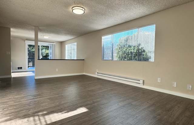 2405 Howard Avenue photos photos