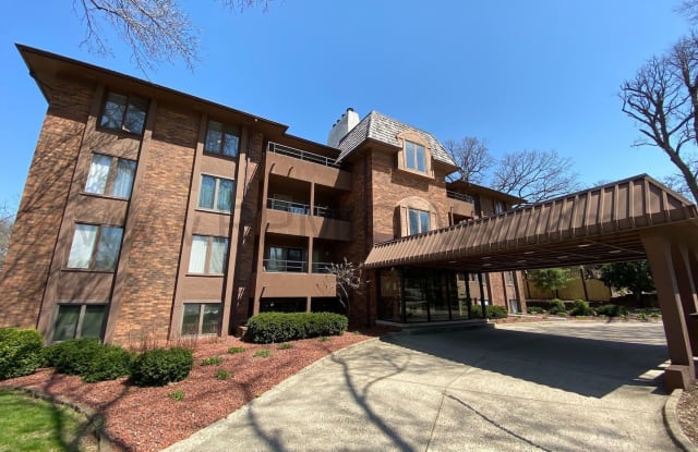 4323 Grand Avenue #101 - 4323 Grand Avenue, Des Moines, IA 50312