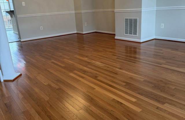 21958 WINDY OAKS Square Gallery 3