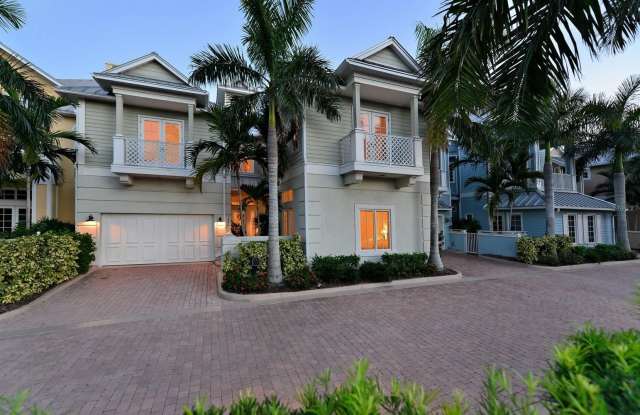 1080 SEAGROVE Lane Gallery 1