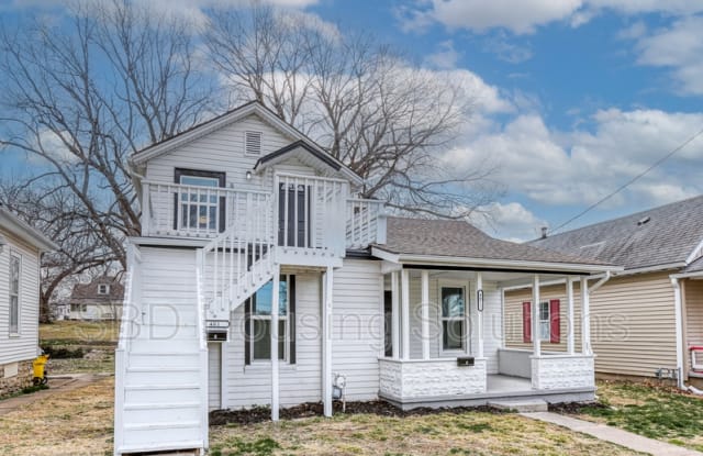 401 S Spring St (Upstairs) - 401 South Spring Street, Independence, MO 64050 401 S Spring St (Upstairs) - 401 South Spring Street, Independence, MO 64050