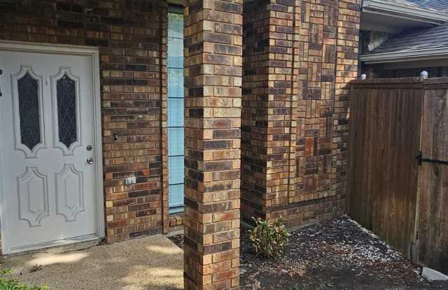 3403 Hilltop Lane Gallery 2