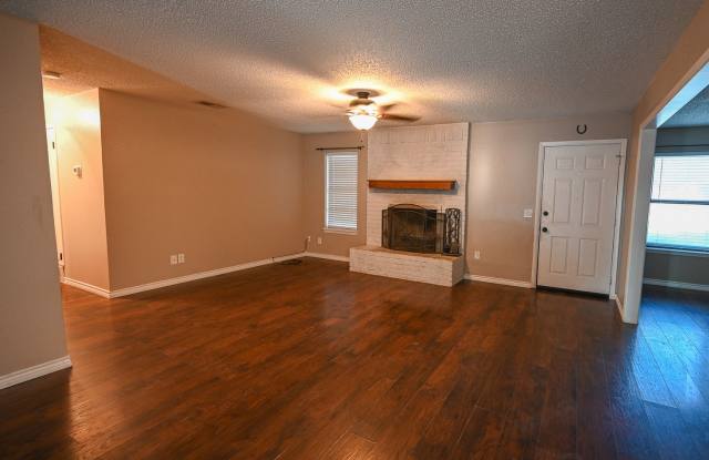 Charming 3 Bed 2 Bath in Chico TX Gallery 4