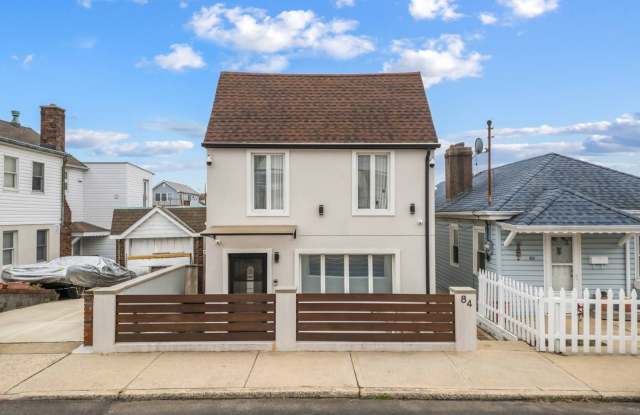 84 Gotham Avenue photos photos